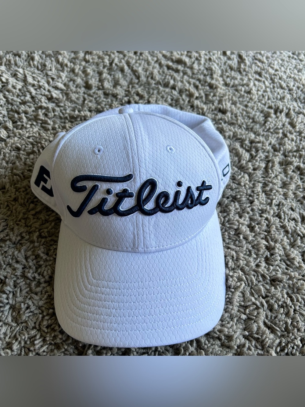 Titliest Pro V1 Cap Mens L/XL FJ Tour Performance White/Gray Mesh Athletic Hat